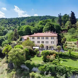 https://villa-corti.it-lombardy.com